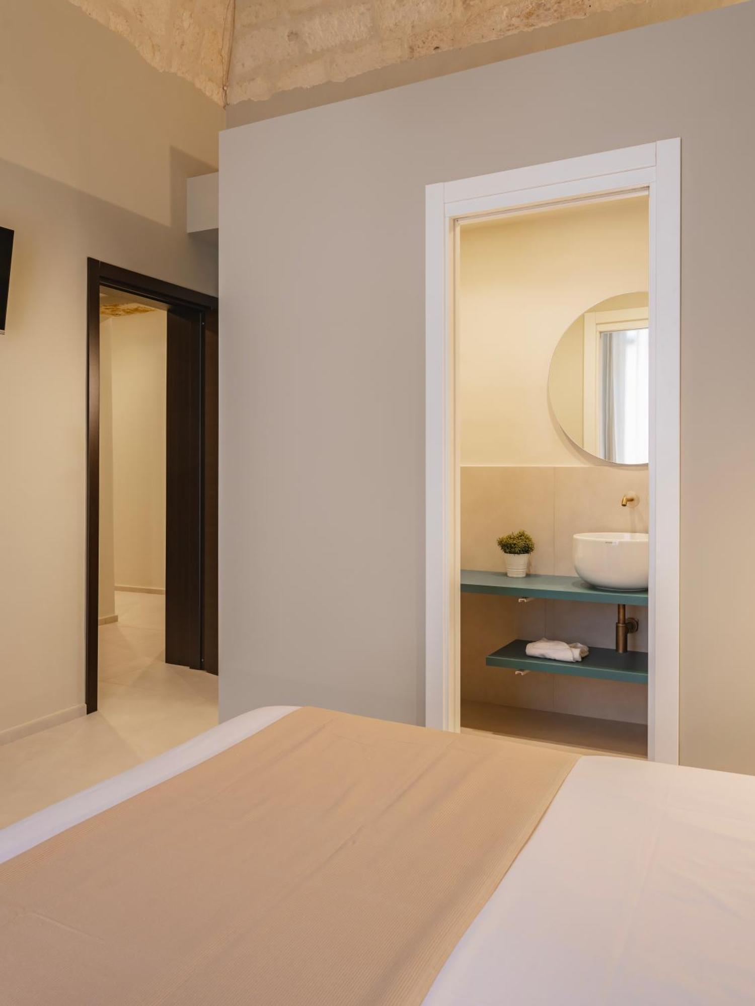 Almica24 Hotel Bari Kültér fotó